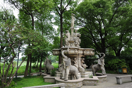 汾湖公园欧式雕塑