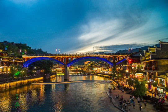 凤凰古城 南华桥 夜景