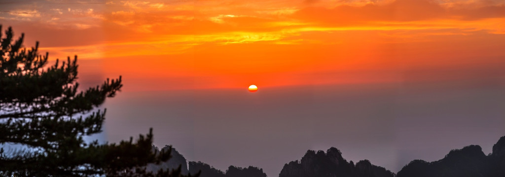 黄山日落全景图