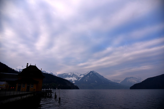 琉森湖光山色城市风貌