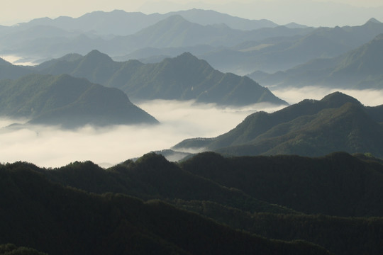 水墨云海