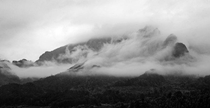 水墨山水 莲花山 雾