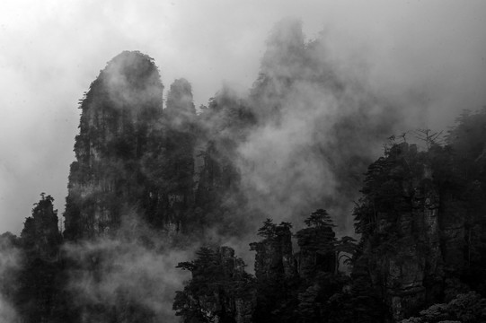 水墨山水 莲花山 雾