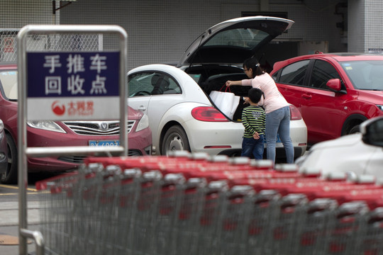 超市购物手推车