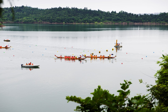 四川绵阳仙海风景区龙舟赛