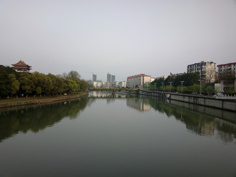 河中公园