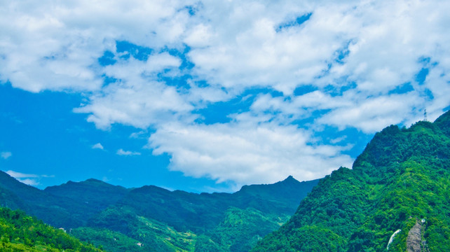 崇山峻岭 青山