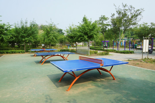 公园乒乓球台
