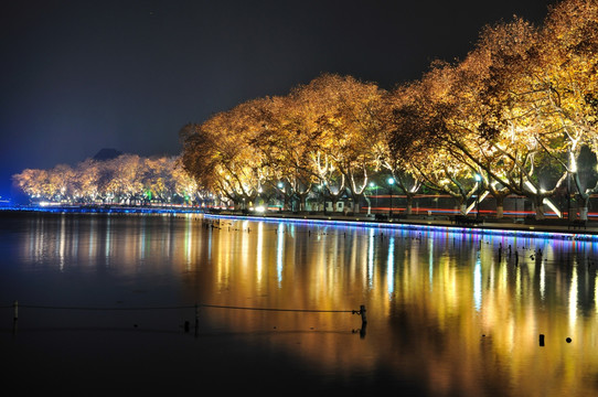 杭州北山路夜色