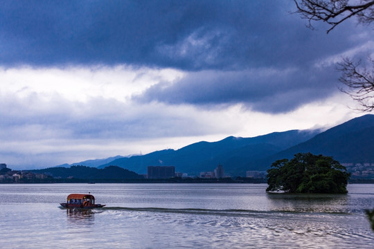 雨后的星湖风光