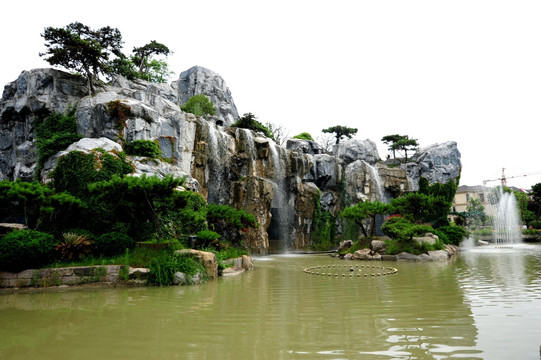 公园假山瀑布湖水