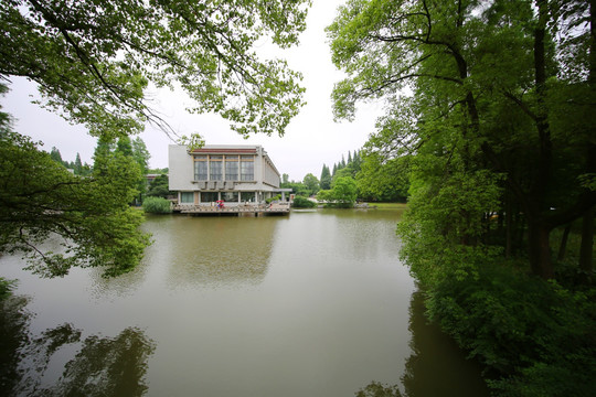 上海植物园湖心建筑