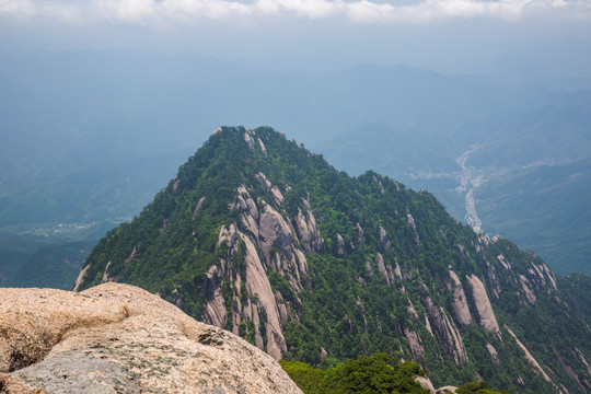 一览众山小