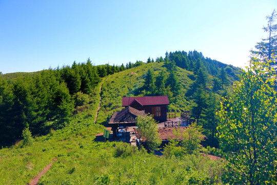 山间木屋