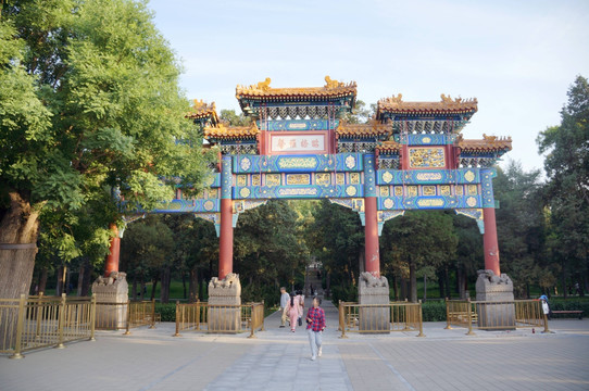 北京景山公园寿皇殿牌楼南牌楼