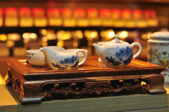 中式青花瓷茶具