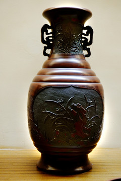 古典陶瓷花瓶