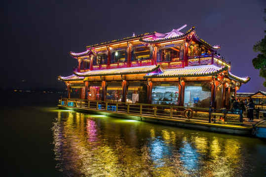 杭州西湖夜景 游船