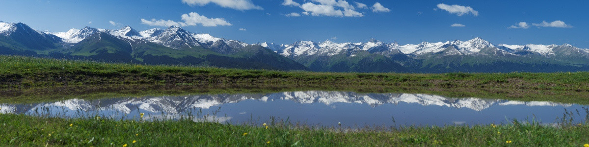 雪山 湖泊