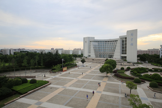 上海大学图书馆