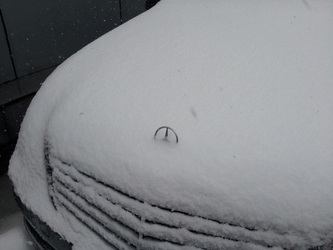 雪天的奔驰