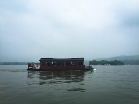 雨中西湖