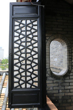 广东四大名园之可园 蚝壳窗