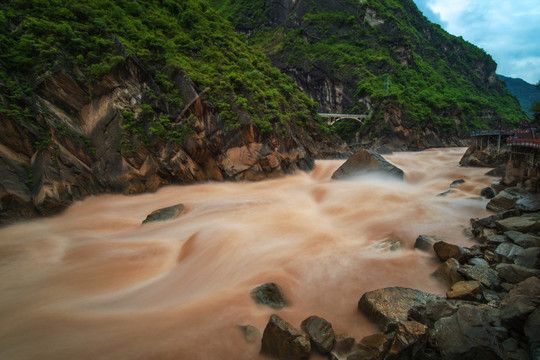 丽江虎跳峡