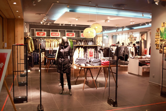商場服裝店陳列