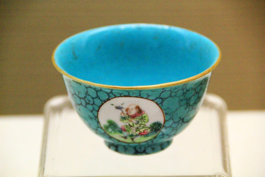 西藏19世纪珐琅彩茶杯