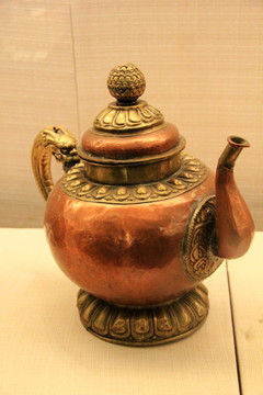 西藏红铜茶壶