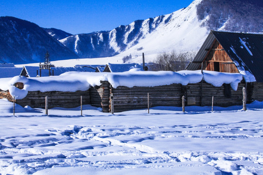 喀纳斯阿勒泰山区禾木雪景