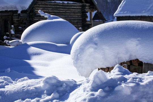 喀纳斯阿勒泰山区禾木雪景