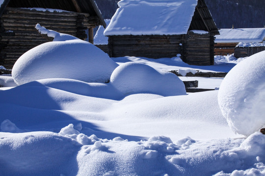 喀纳斯阿勒泰山区禾木雪景