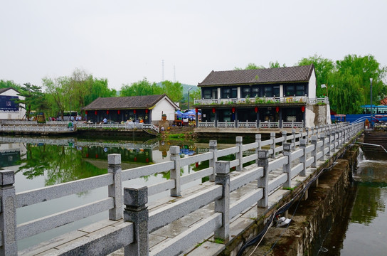 凤城大梨树村