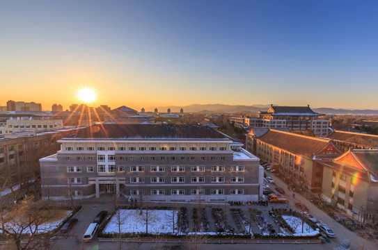 北京大学校园风光光华楼图书馆