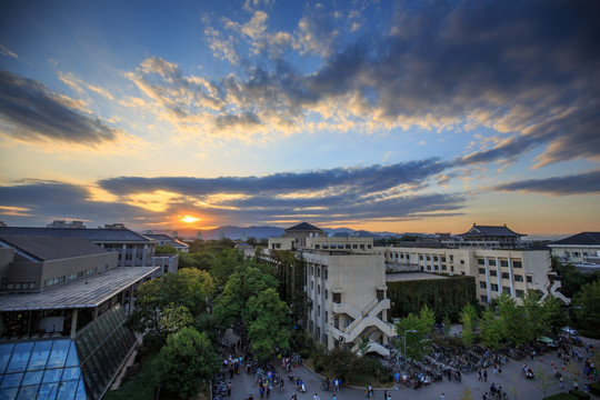 北京大学校园电化教学楼农园食堂