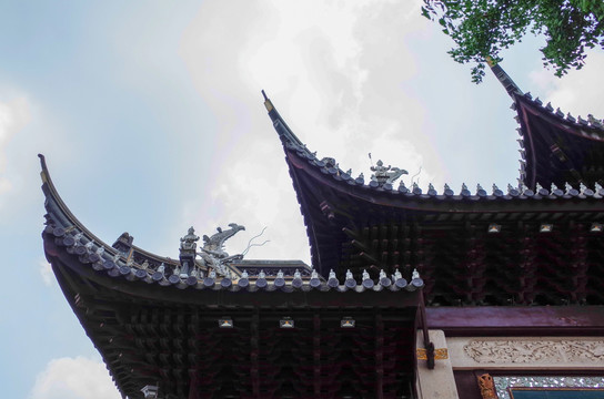 龙华寺庙门