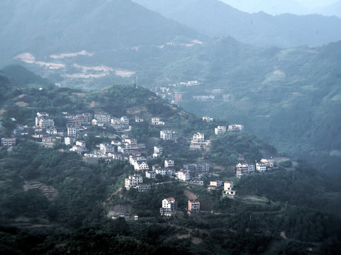 金华尖峰山大岭村全景