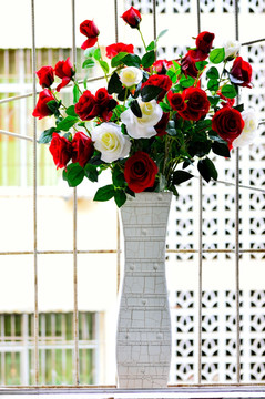 玫瑰花 花瓶 阳台
