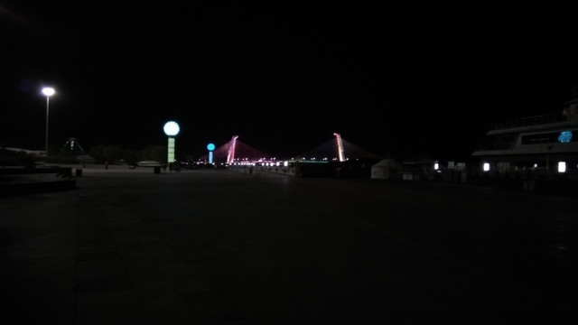 乌兰木伦广场夜景