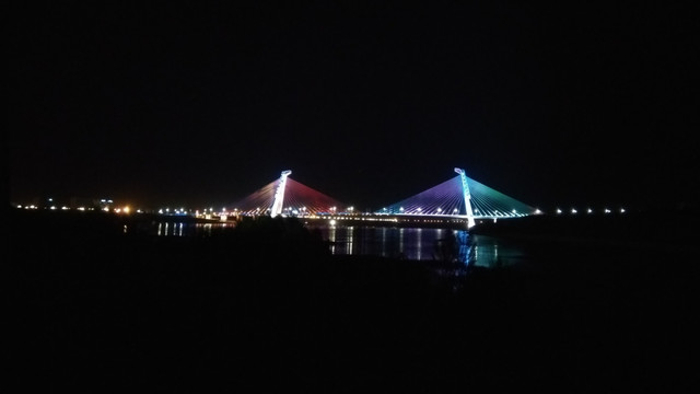 康巴什桥梁夜景