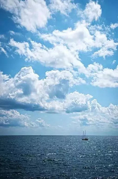 蓝天和白云和大海