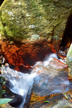 山泉溪流