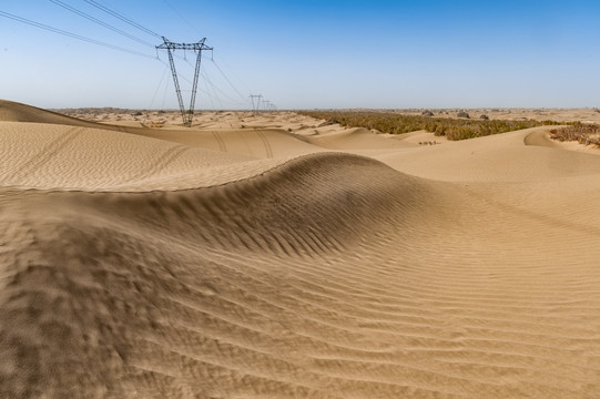 沙漠公路固沙工程