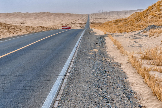 新疆轮台沙漠公路