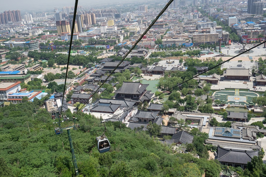 俯瞰临潼区 骊山索道