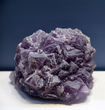 紫色莹石