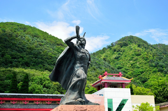 凉山彝族博物馆塑像