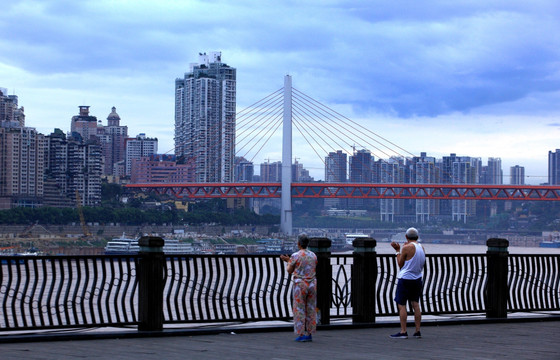 重庆桥梁和长江江景